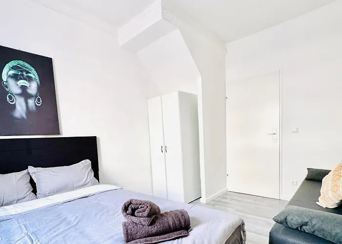 Affordable 4br Shared Apartment, 10 Min To Fac Platz Apartment *